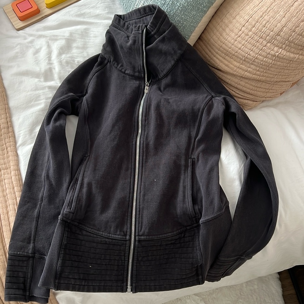 Women’s black Lululemon jacket size 6